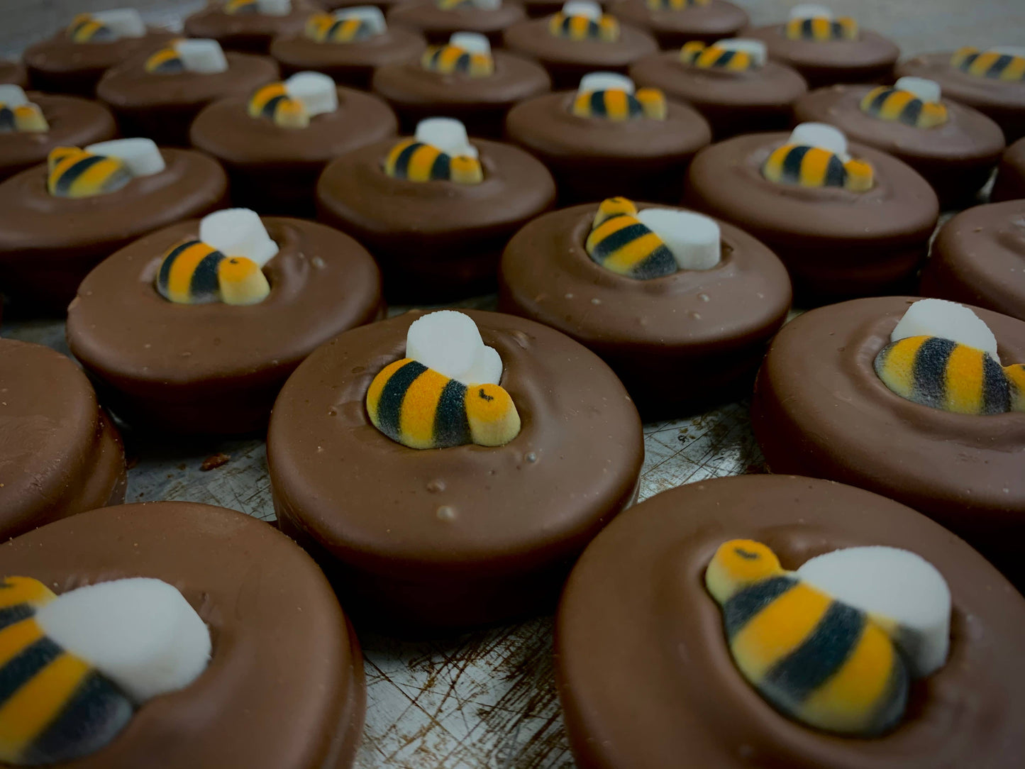 O’Oreo “Honey Bee"🐝 Milk Chocolate 2PK