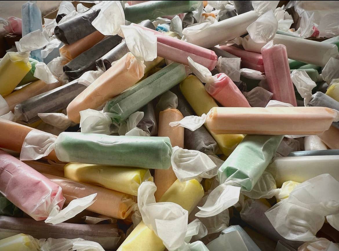 Nostalgic Old Fashioned Salt Water Taffy Logs 🪵 1/3# Bag