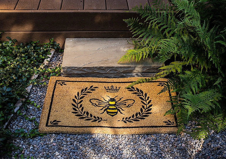 Abbott Bee in Crest Doormat-18X30"