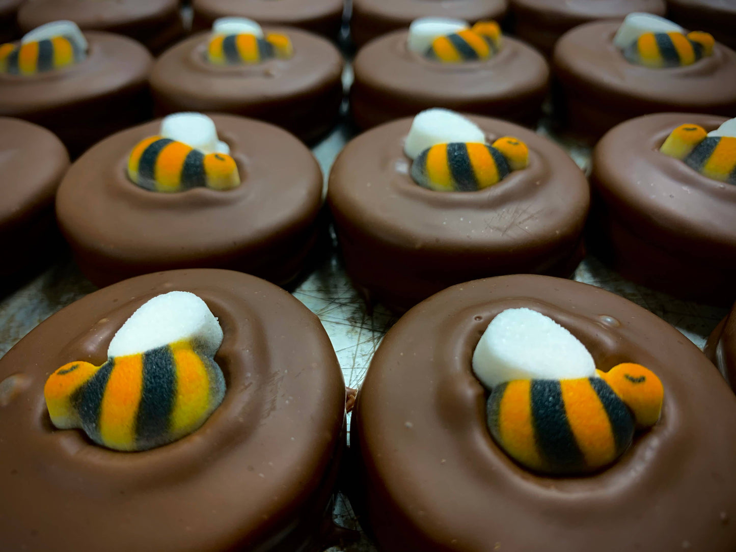 O’Oreo “Honey Bee"🐝  Milk Chocolate 2PK