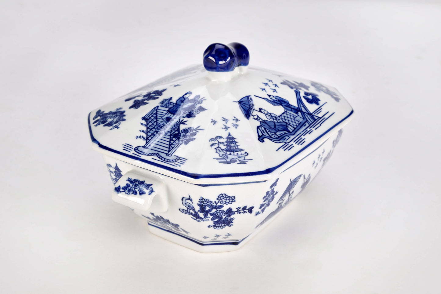 Blue Willow Porcelain Covered Tureen